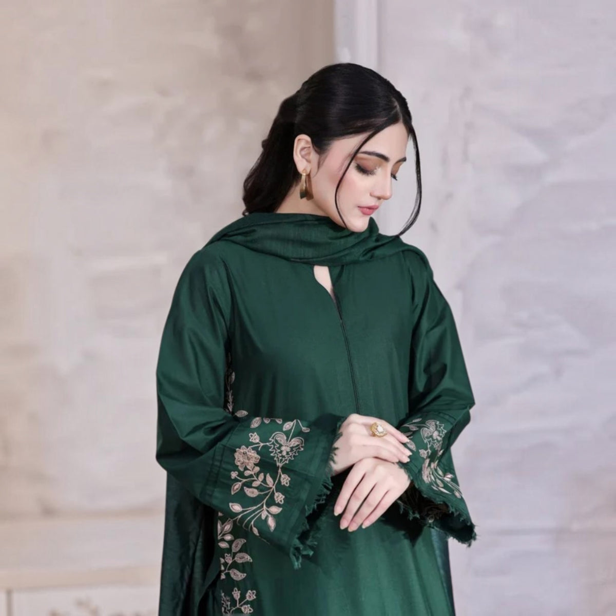3-Piece Embroidered Lawn Unstitched Suit